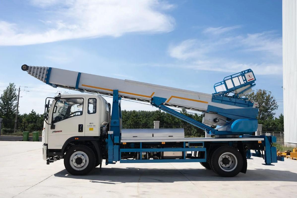 滕州云梯上料车租赁费用