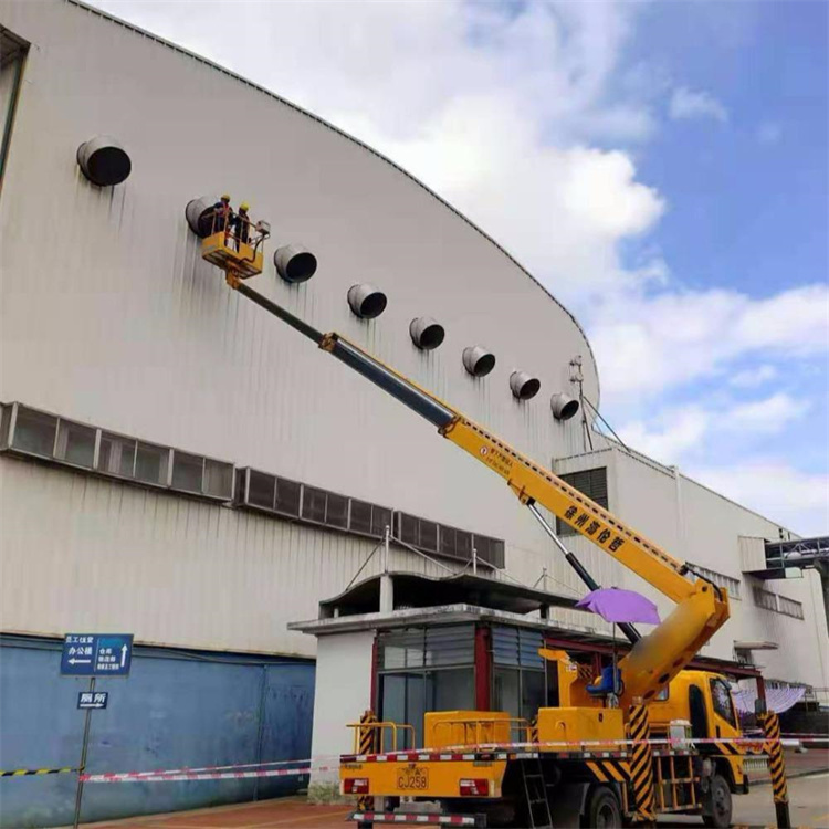 滕州高空作业车出租服务：专业广告牌安装解决方案