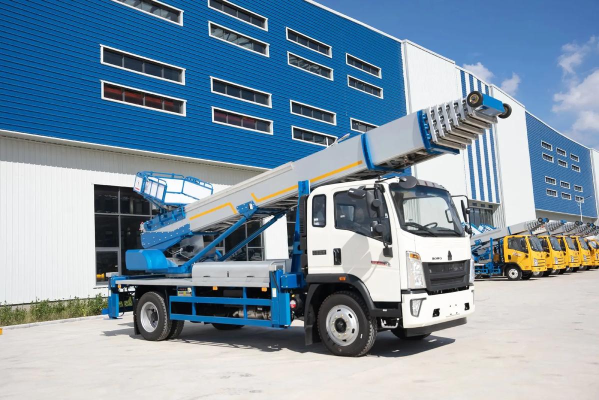 滕州出租云梯车高空作业车 建筑垃圾搬运